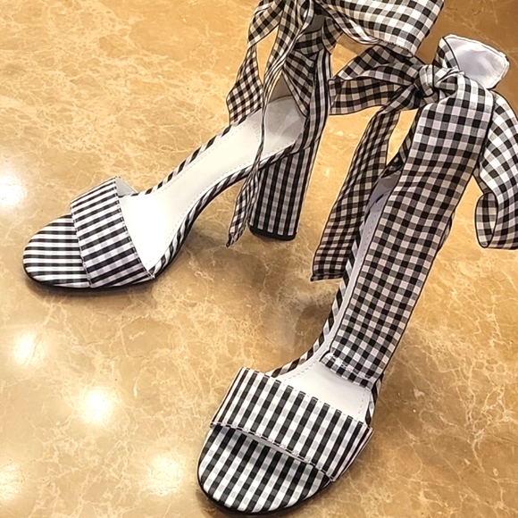 Guess Black/White Gingham Patterned ankle-wrap block-heeled open-toe shoes,  8M - Picture 6 of 16